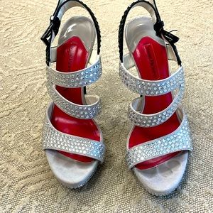 Cesare Pactott beautiful, rhinestone sandals